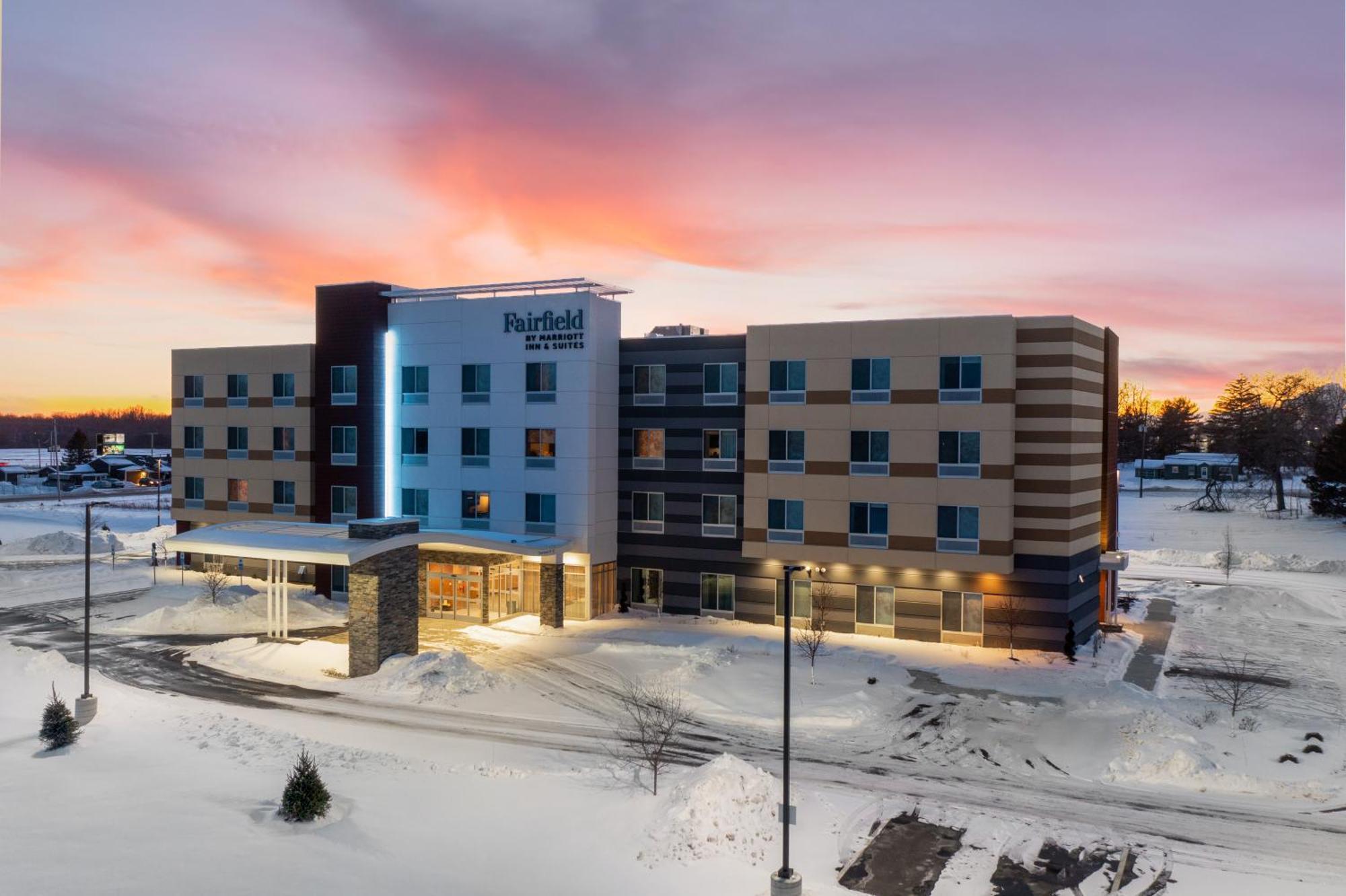 Fairfield By Marriott Inn & Suites Ashtabula Austinburg Exterior photo